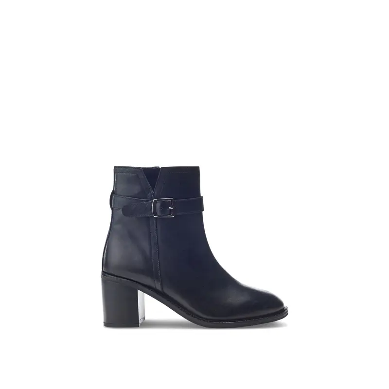 B.Philippa Leather Boots