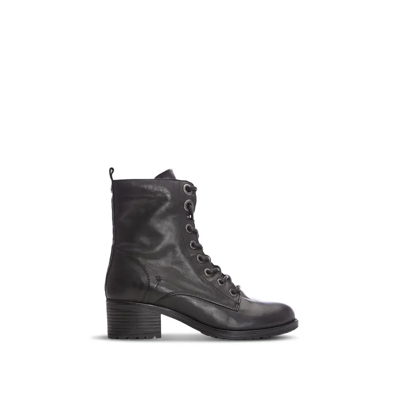 Bezzie Leather Boots