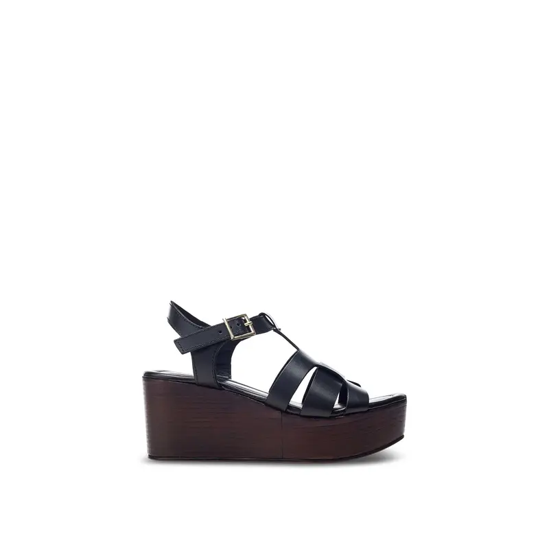 Quizette Sandals