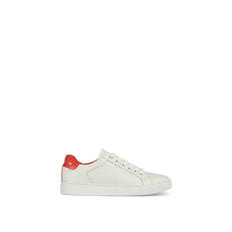Sigture White And Classic Stud Trainer