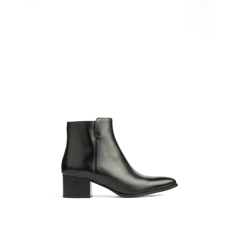 Cicilia Leather Ankle Boots Black