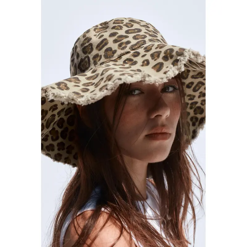 ANIMAL PRINT BUCKET HAT